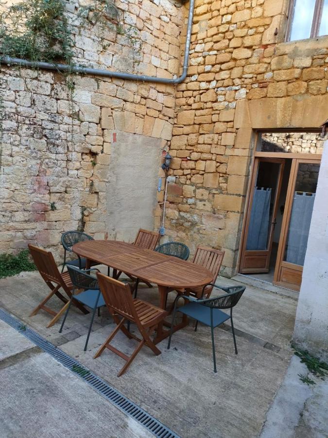 Maison De Caractere Au Coeur De La Cite Medievale De Gourdon Экстерьер фото